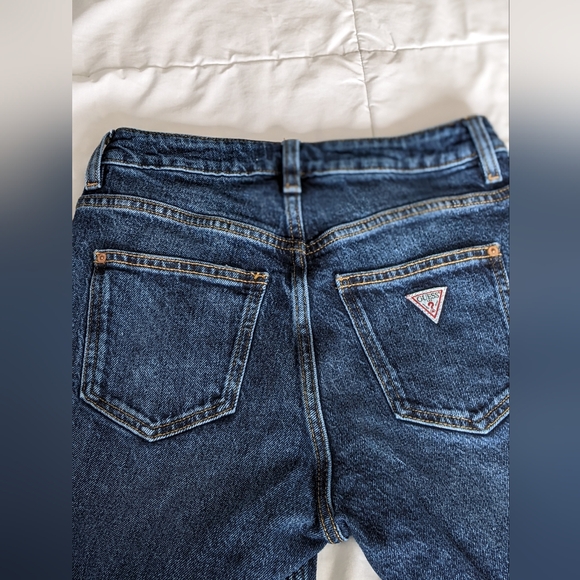✨HOST PICK✨ Guess Eco Distressed High Rise Mom Jeans - Picture 5 of 9